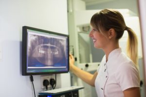 Dental Assistant not worried about being exposed to X-ray radiation